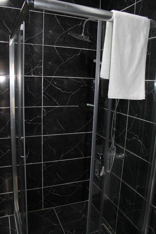 Ferienwohnung Beyoglu Asmalimescit'Te Mobilyali Balkonlu Daire Istanbul Exterior foto